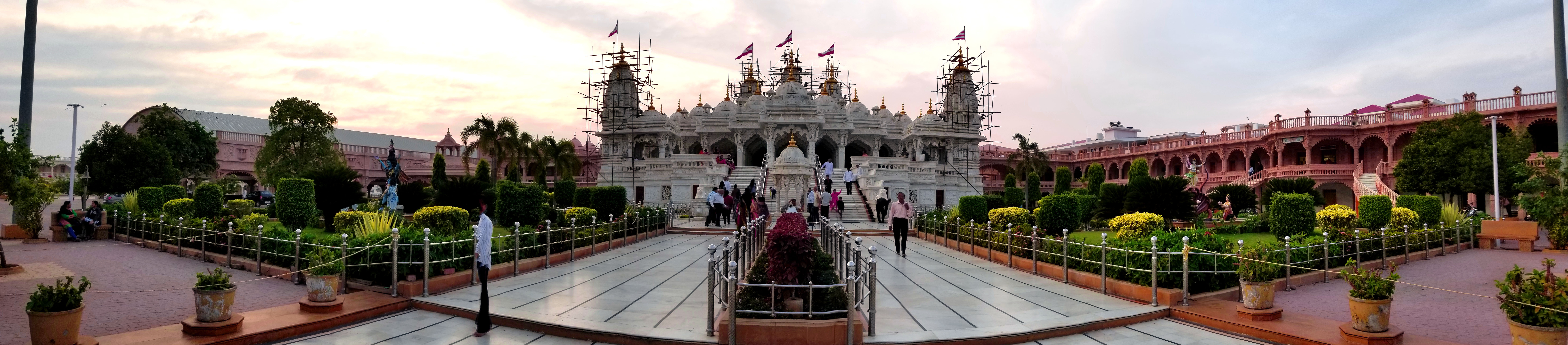 SN temple panorama