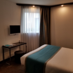 Motel-One Bedroom